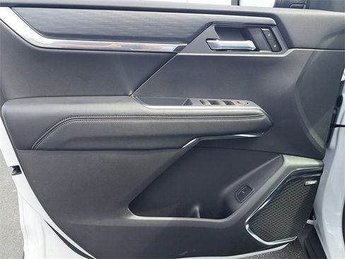 New 2025 GMC Acadia Elevation w/ Elevation Premium Package image 8