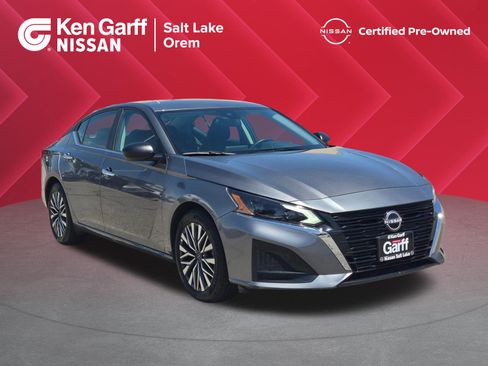 Used 2025 Nissan Altima 2.5 SV FWD image 1
