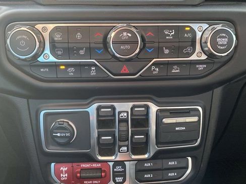 Used 2023 Jeep Wrangler Unlimited Rubicon 392 AWD/4WD image 21