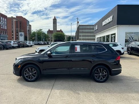 Used 2023 Volkswagen Tiguan SE AWD/4WD image 3
