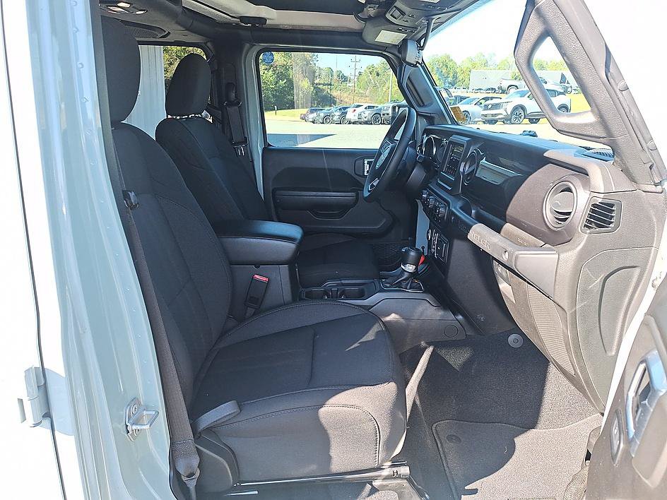 Used 2023 Jeep Wrangler Unlimited Sport AWD/4WD image 21