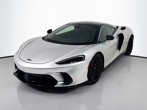 Used 2025 McLaren GTS RWD image 3