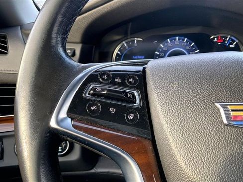Used 2020 Cadillac Escalade Premium Luxury image 17