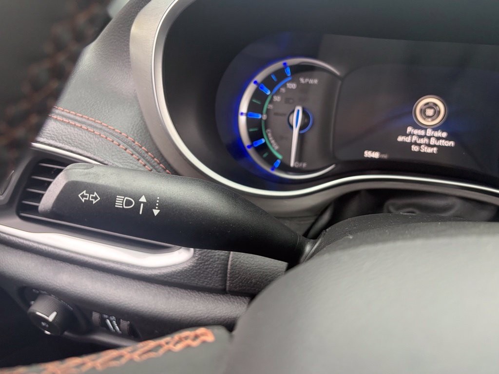Used 2024 Chrysler Pacifica Pinnacle FWD image 53