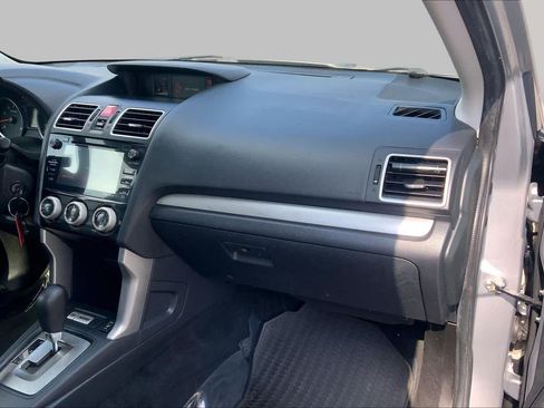 Used 2018 Subaru Forester 2.5i Premium w/ All-Weather Package AWD/4WD image 19