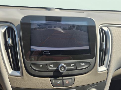 Used 2022 Chevrolet Malibu LS FWD image 20