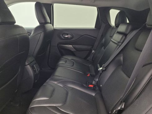 Used 2019 Jeep Cherokee Limited AWD/4WD image 18