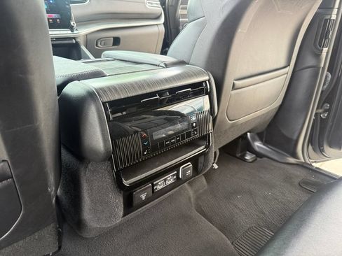 Used 2024 Jeep Wagoneer L Series III w/ Flexible Seating Group AWD/4WD image 27