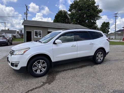 Used 2017 Chevrolet Traverse LT AWD/4WD image 1