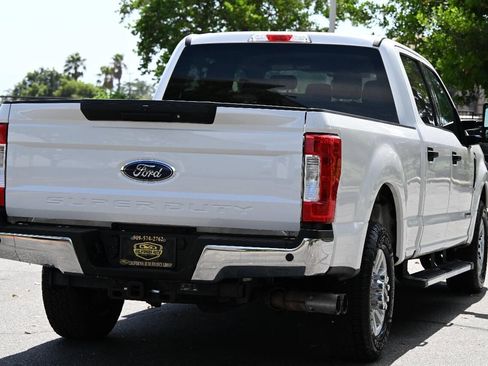 Used 2018 Ford F350 XLT w/ XLT Value Package RWD image 4