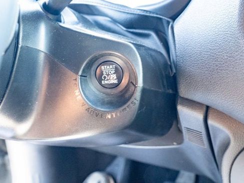 Used 2020 Jeep Renegade Latitude w/ UConnect 8.4 Nav Group image 20