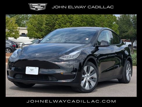 Used 2023 Tesla Model Y Long Range AWD/4WD image 1