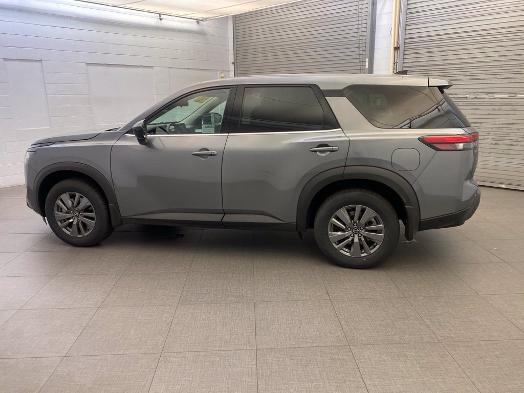 Used 2024 Nissan Pathfinder S FWD image 6