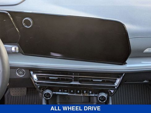 New 2026 Chevrolet Traverse LT w/ Sun and Wheel Package image 30