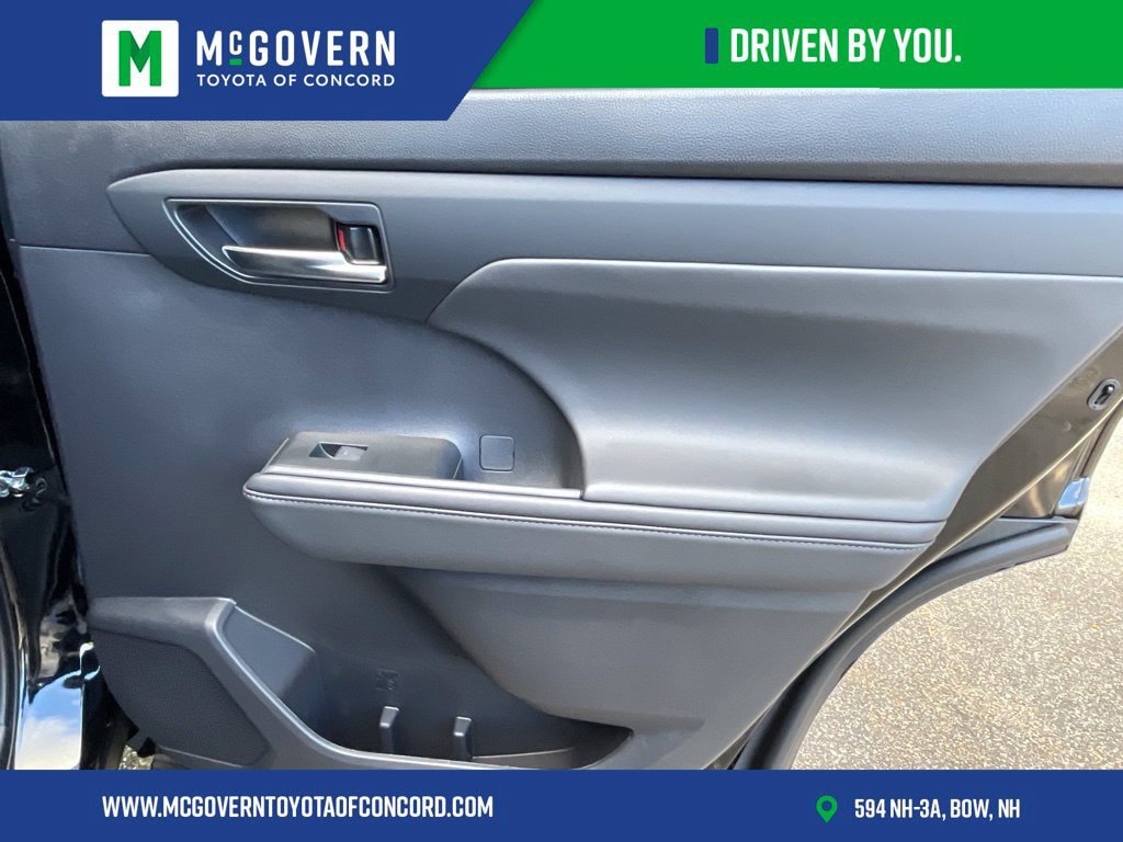 Used 2026 Toyota Highlander XLE AWD/4WD image 37