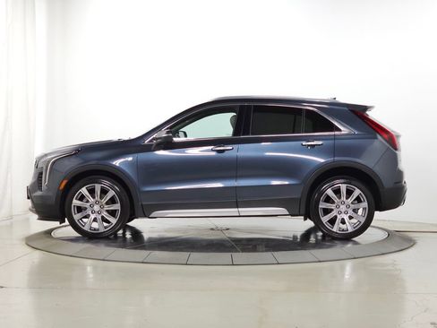 Used 2020 Cadillac XT4 Premium Luxury AWD/4WD image 2