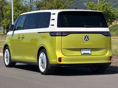 New 2025 Volkswagen ID. Buzz 1st Edition AWD/4WD image 5