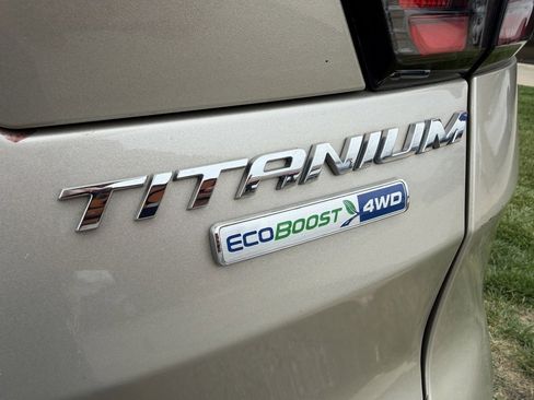 Used 2018 Ford Escape Titanium AWD/4WD image 9