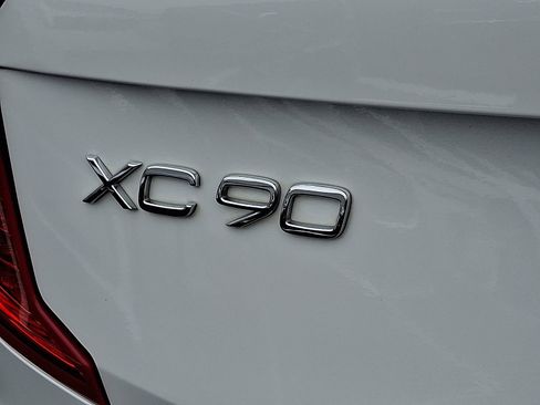 Certified 2022 Volvo XC90 T6 Inscription w/ Climate Package image 29