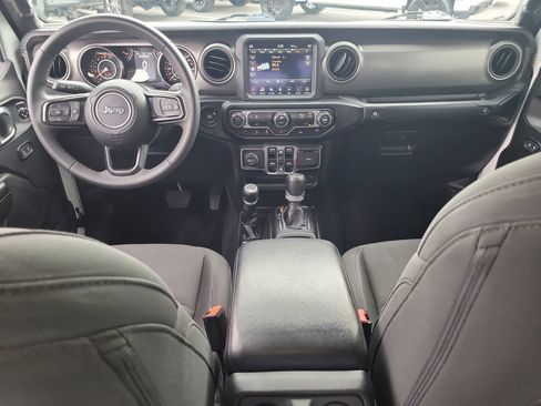 Used 2023 Jeep Gladiator Sport AWD/4WD image 11