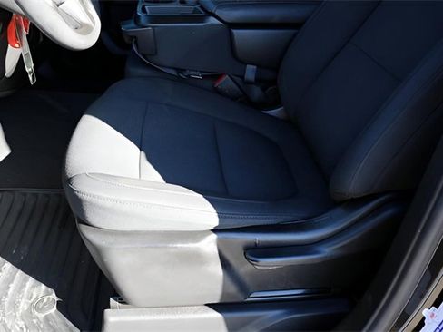 Used 2021 Chevrolet Silverado 1500 Custom image 13