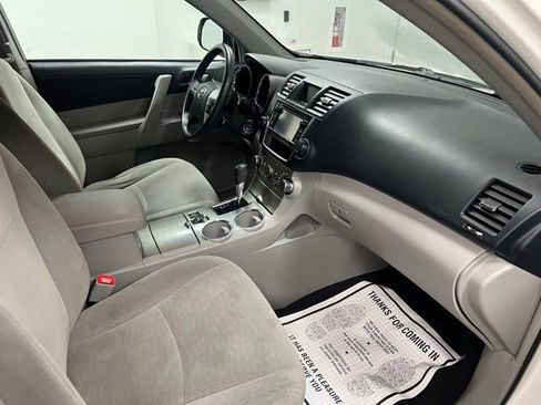Used 2013 Toyota Highlander Plus w/ Protection Pkg image 63