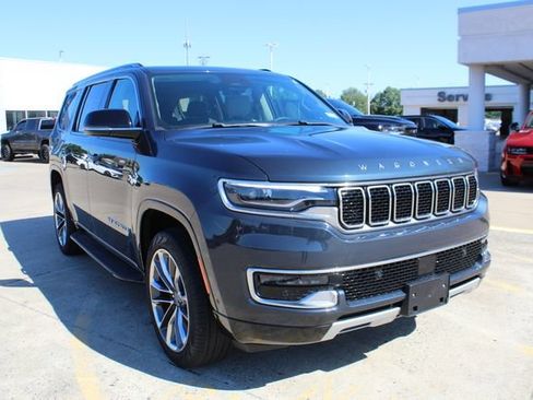 Used 2023 Jeep Wagoneer Series II w/ Premium Group I AWD/4WD image 6