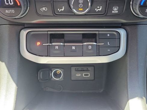 Used 2023 GMC Acadia SLE w/ Driver Convenience Package FWD image 32