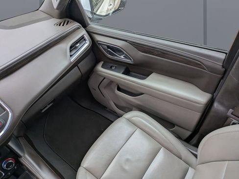 Used 2021 Chevrolet Tahoe Z71 w/ Z71 Off-Road Package image 17