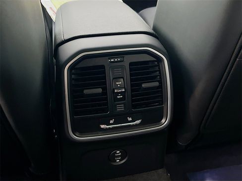 New 2026 Porsche Macan image 27