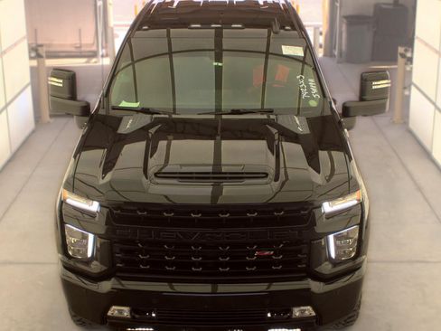 Used 2022 Chevrolet Silverado 2500 LT w/ Midnight Edition AWD/4WD image 2