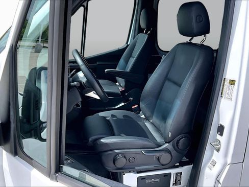 Certified 2025 Mercedes-Benz Sprinter 2500 image 8