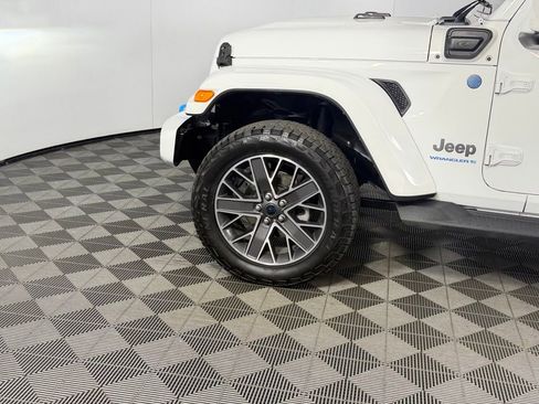 Used 2024 Jeep Wrangler High Altitude AWD/4WD image 12