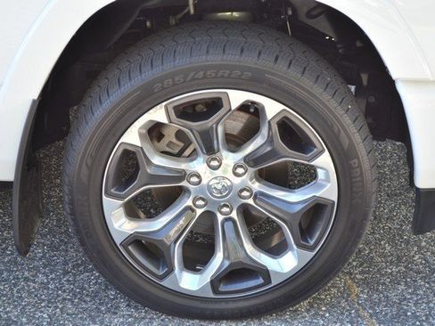 Used 2022 RAM 1500 Limited w/ Body Color Bumper Group image 10