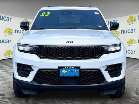 Used 2023 Jeep Grand Cherokee Altitude AWD/4WD image 2