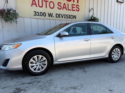 Used 2012 Toyota Camry LE FWD image 8