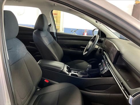 Used 2025 Hyundai Tucson SE AWD/4WD image 11