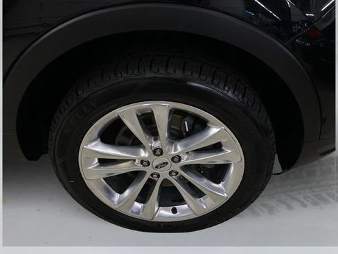 Used 2019 Ford Explorer XLT w/ Equipment Group 202A AWD/4WD image 16