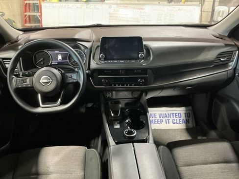 Used 2023 Nissan Rogue SV image 13