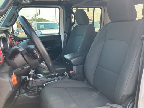 Used 2020 Jeep Gladiator Sport w/ Quick Order Package 24S AWD/4WD image 23