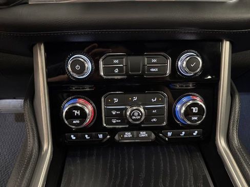 Used 2021 GMC Yukon Denali w/ Denali Premium Package AWD/4WD image 16