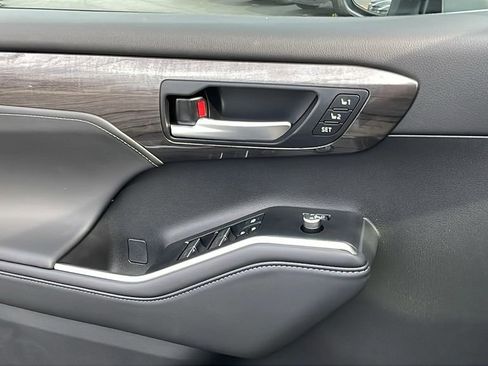 New 2026 Toyota Highlander Limited AWD/4WD image 29
