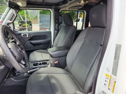 Used 2019 Jeep Wrangler Unlimited Sport S image 24