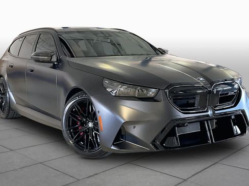 Used 2026 BMW M5 Touring w/ M Driver's Package AWD/4WD image 2