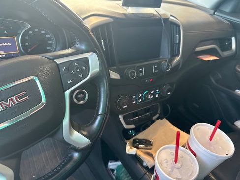 Used 2022 GMC Terrain SLT w/ Infotainment Package II AWD/4WD image 17