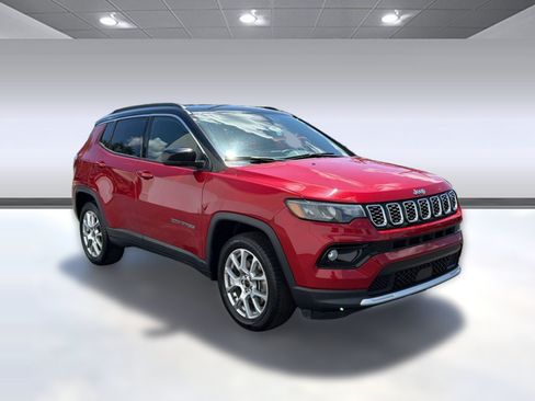 Used 2025 Jeep Compass Limited AWD/4WD image 7