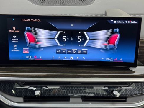 Used 2024 BMW X5 sDrive40i w/ Premium Package image 27