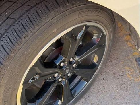 Used 2024 Ford Expedition Limited image 3