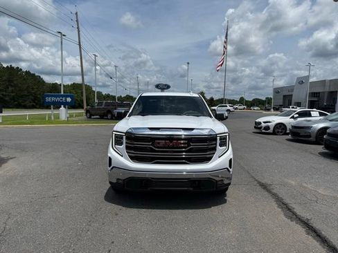 Used 2022 GMC Sierra 1500 SLT w/ SLT Premium Package AWD/4WD image 2