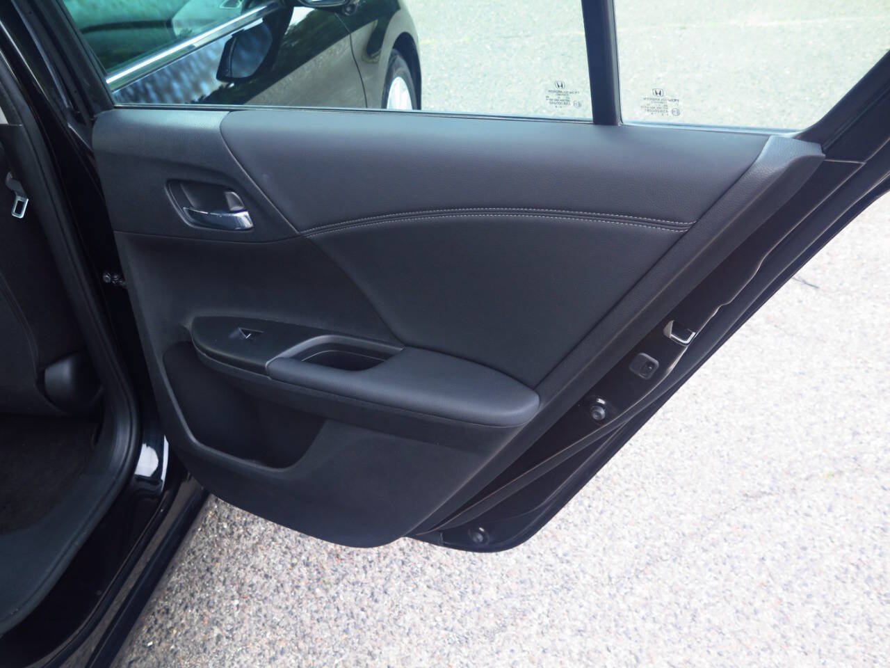 Used 2015 Honda Accord EX image 32